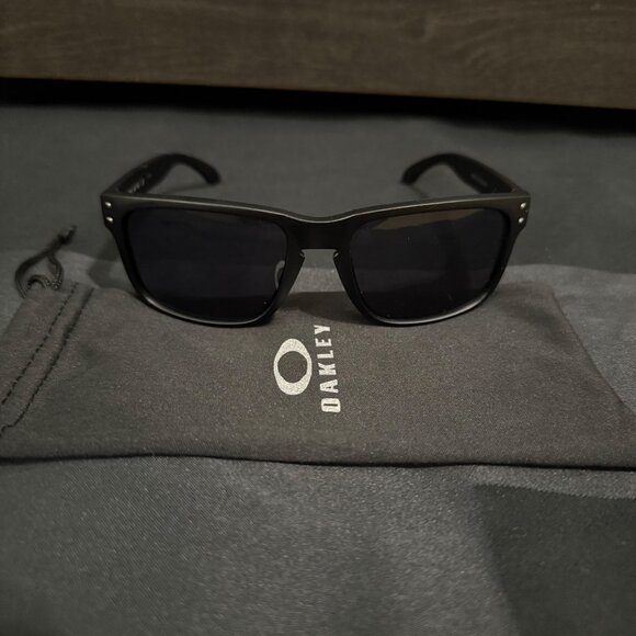 NEW Oakley Holbrook Mens Sunglasses 9102 Black Matte Frame Red Icons - Picture 2 of 7
